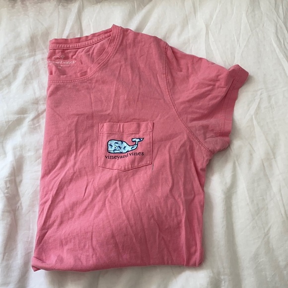 Vineyard Vines pink and blue cute whale tshirt - Picture 1 of 4